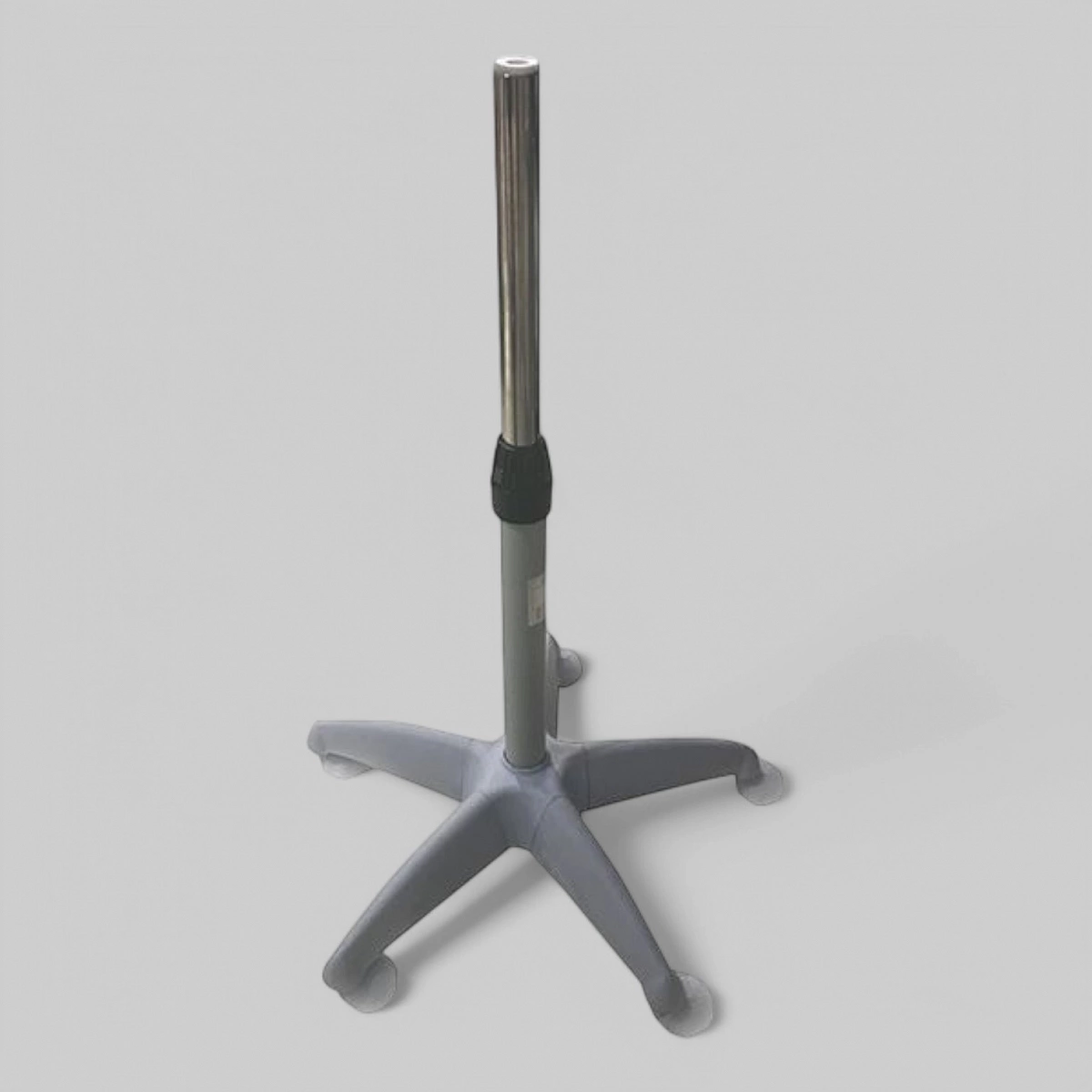 Станина напольная для лампы-лупы на колесиках (белая)