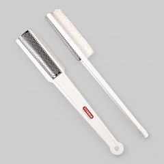 Двухсторонняя терка для ног с ручкой, металлическая мягкая\белая минеральная пемза, длина 17,5см.