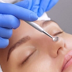 Эффективные процедуры чистки лица: Как выбрать и ухаживать за кожей для идеального результата