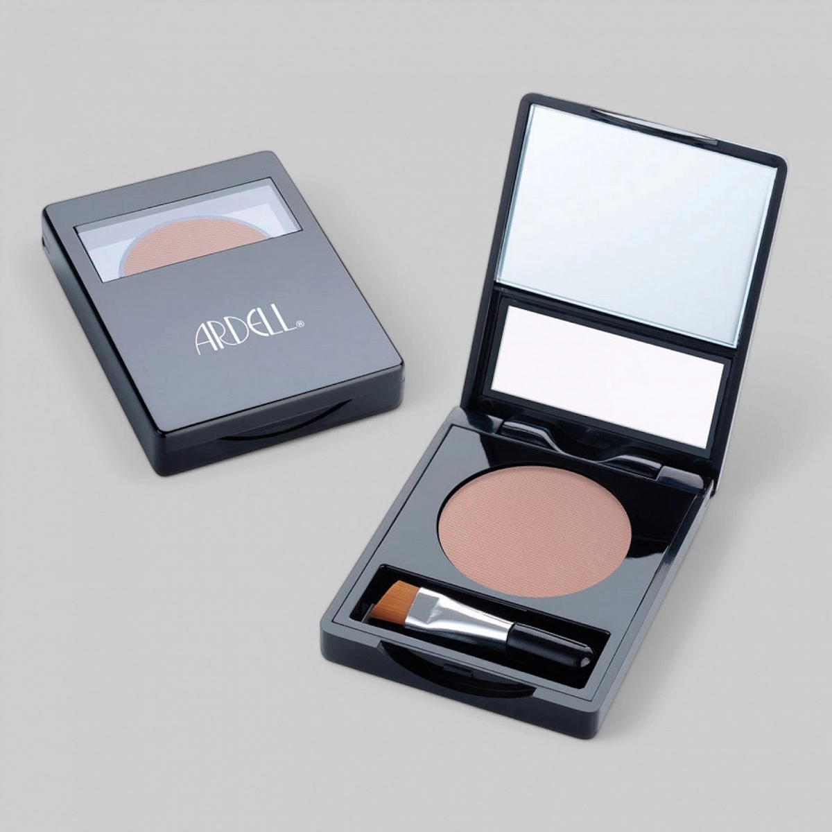 Пудра прессованная для тонирования бровей, средне-коричневая, 2,2гр.