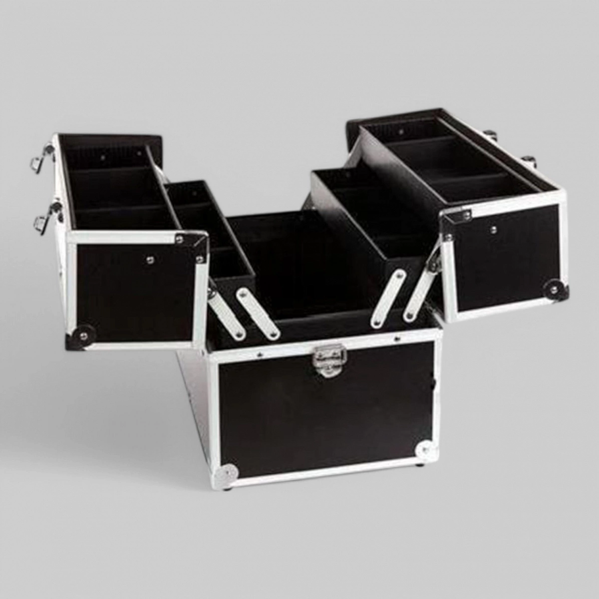 Кейс для визажиста, алюминиевый отделанный кожзаменителем, размер 37Х22Х25см.