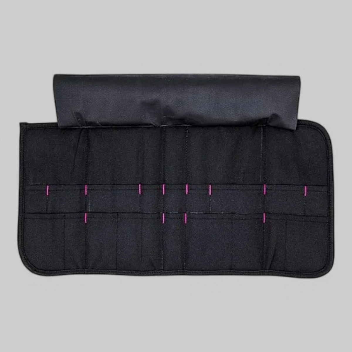 Чехол для расчесок со шнурками, 11 отделении, черный.