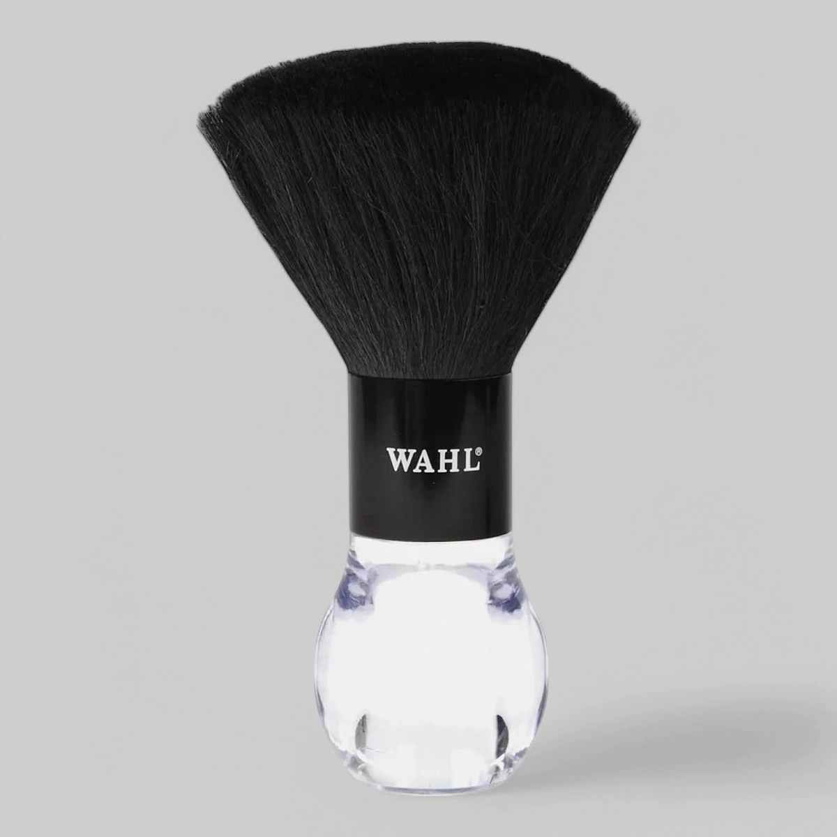 ПАРИКМАХЕРСКАЯ ЩЕТКА ДЛЯ ОЧИСТКИ ВОЛОС С ШЕИ &quot;WAHL&quot;, ПРОЗРАЧНАЯ РУЧКА С ЧЕРНЫМ ОБОДКОМ