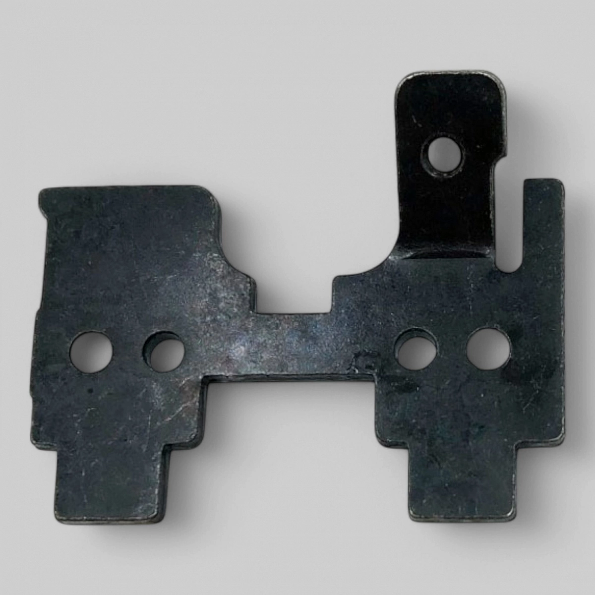 Запчасть к креплению ножа на машинку &quot;1400&quot; металлическая пластина.